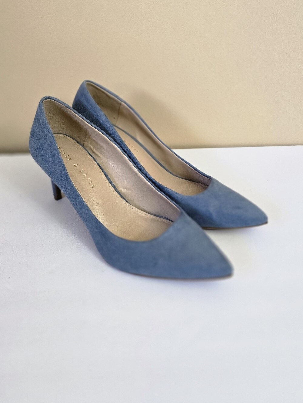 Kelly & Katie Blue Suede Mid Heels Size 8M